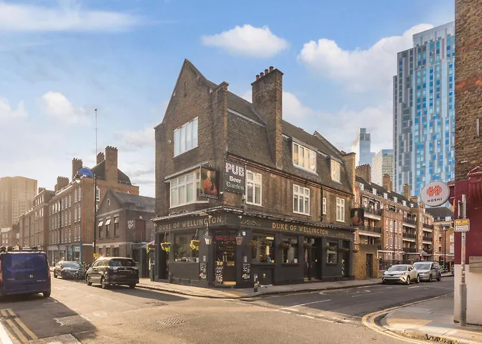 1 Bedroom Penthouse Apartment - Shoreditch, London By The Perfect Stay